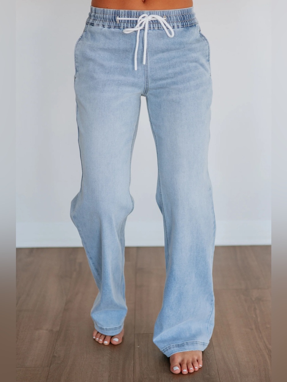 Mica Denim brand high rise wide leg jogger jeans NWT